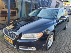 Zwart Gebruikt 2008 Volvo V70 Summum Stationwagen | € 11.945 (Eerlijke prijs)