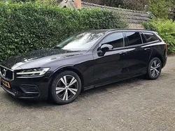 Zwart Gebruikt 2020 Volvo V60 Stationwagen | € 24.400 (Goede deal)