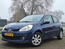 Blauw Gebruikt 2006 Renault Clio II Dynamique Hatchback | € 2.040 (Eerlijke prijs)