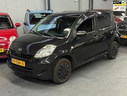 Zwart Gebruikt 2011 Daihatsu Sirion Hatchback | € 1.999 (Eerlijke prijs)