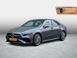 Grijs Gebruikt 2024 Mercedes A200 AMG line Sedan | € 39.950 (Duur)