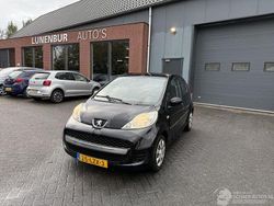Zwart Gebruikt 2010 Peugeot 107 Urban Move Hatchback | € 999 (Goede deal)