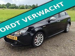 Zwart Gebruikt 2012 Alfa Romeo Giulietta Distinctive Hatchback | € 6.195 (Eerlijke prijs)