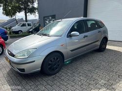 Grijs Gebruikt 2004 Ford Focus Hatchback | € 999 (Eerlijke prijs)