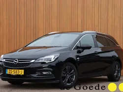 Zwart, metallic lak Gebruikt 2019 Opel Astra Edition Stationwagen | € 11.940 (Eerlijke prijs)