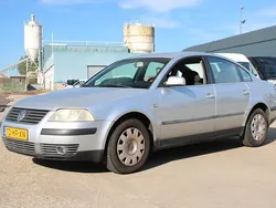 Grijs Gebruikt 2001 VW Passat Sedan | € 599 (Goede deal)