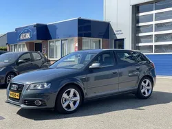 Grijs, metallic lak Gebruikt 2012 Audi A3 Sportback S-Line Hatchback | € 8.950 (Eerlijke prijs)