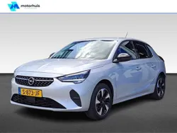 Grijs, metallic lak Gebruikt 2023 Opel Corsa-e Elegance Hatchback | € 19.945 (Eerlijke prijs)