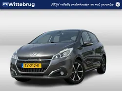 Grijs Gebruikt 2018 Peugeot 208 Signature Sky Hatchback | € 10.425 (Eerlijke prijs)