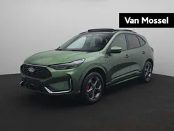 Groen, metallic lak Gebruikt 2025 Ford Kuga ST-Line X SUV | € 44.845 (Goede deal)