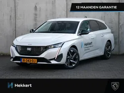 Wit, metallic lak Gebruikt 2023 Peugeot 308 Allure Stationwagen | € 22.995 (Eerlijke prijs)