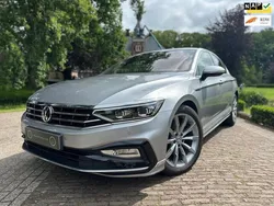 Grijs, metallic lak Gebruikt 2020 VW Passat Business Sedan | € 20.888 (Eerlijke prijs)