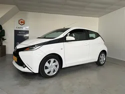 Wit Gebruikt 2016 Toyota Aygo X-play Hatchback | € 8.250 (Eerlijke prijs)
