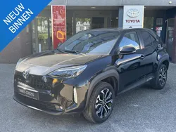 Zwart Gebruikt 2022 Toyota Yaris Cross Style SUV | € 27.900 (Eerlijke prijs)