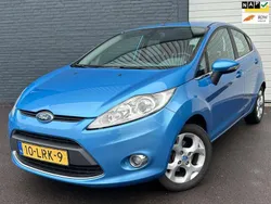 Blauw, metallic lak Gebruikt 2010 Ford Fiesta Titanium Hatchback | € 5.695 (Eerlijke prijs)