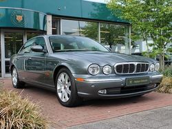 Grijs, metallic lak Gebruikt 2003 Jaguar XJ Executive Sedan | € 14.950 (Eerlijke prijs)