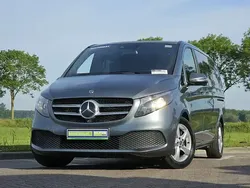 Zwart Gebruikt 2020 Mercedes V220 MPV | € 29.950