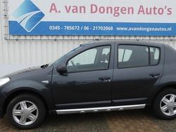 Grijs Gebruikt 2011 Dacia Sandero Ambiance Hatchback | € 2.495 (Goede deal)