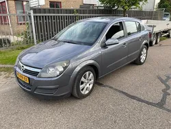 Grijs Gebruikt 2005 Opel Astra Enjoy Hatchback | € 999 (Super prijs)