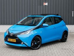 Blauw Gebruikt 2017 Toyota Aygo X-cite Hatchback | € 9.950 (Eerlijke prijs)