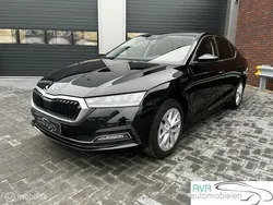 Zwart Gebruikt 2022 Skoda Octavia Hatchback | € 17.950 (Super prijs)