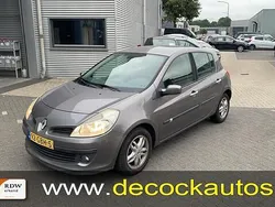 Grijs Gebruikt 2008 Renault Clio II Dynamique Hatchback | € 2.440 (Eerlijke prijs)