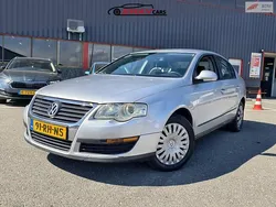 Grijs Gebruikt 2005 VW Passat Trendline Sedan | € 1.999 (Iets duurder)