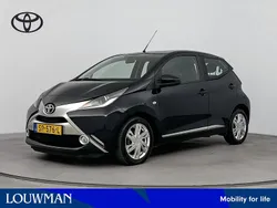 Zwart Gebruikt 2014 Toyota Aygo X-wave Hatchback | € 8.445 (Eerlijke prijs)