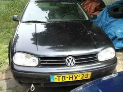 Zwart Gebruikt 1998 VW Golf IV Hatchback | € 900 (Duur)