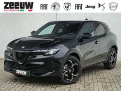 Zwart Nieuw 2025 Alfa Romeo Junior Edizione Speciale SUV | € 37.900 (Goede deal)