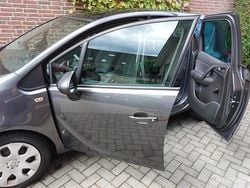 Grijs Gebruikt 2010 Opel Meriva Cosmo MPV | € 3.499 (Eerlijke prijs)