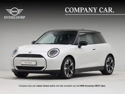 Blauw, metallic lak Gebruikt 2024 Mini Cooper Classic Hatchback | € 39.190