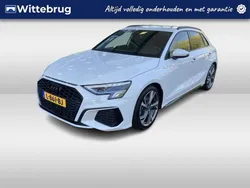 Wit, metallic lak Gebruikt 2021 Audi A3 Sportback S-Line Hatchback | € 28.450 (Eerlijke prijs)