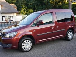 Rood, metallic lak Gebruikt 2012 VW Caddy Trendline MPV | € 8.400 (Goede deal)