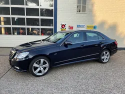 Blauw Gebruikt 2009 Mercedes E350 Avantgarde Sedan | € 13.950 (Eerlijke prijs)