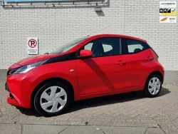 Rood Gebruikt 2018 Toyota Aygo X-play Hatchback | € 9.995 (Eerlijke prijs)