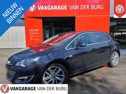 Zwart Gebruikt 2015 Opel Astra Sport Hatchback | € 10.950 (Goede deal)
