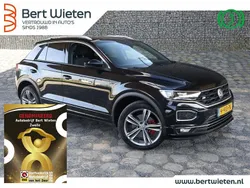Zwart Gebruikt 2020 VW T-Roc R-line SUV | € 22.995 (Eerlijke prijs)