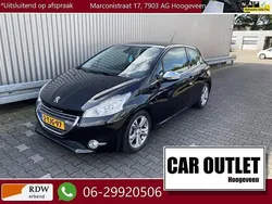Zwart Gebruikt 2012 Peugeot 208 Access Hatchback | € 3.950 (Eerlijke prijs)
