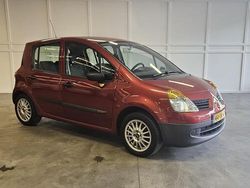 Rood Gebruikt 2005 Renault Modus Expression MPV | € 3.250 (Eerlijke prijs)