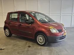 Rood Gebruikt 2005 Renault Modus Expression MPV | € 3.250 (Iets duurder)