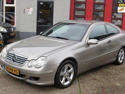 Grijs Gebruikt 2004 Mercedes C180 Coupé | € 3.100 (Goede deal)