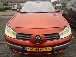 Rood Gebruikt 2004 Renault Mégane II Luxe Hatchback | € 650 (Eerlijke prijs)