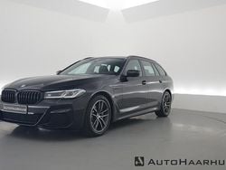 Zwart Gebruikt 2022 BMW 530e M Sport Stationwagen | € 42.750 (Eerlijke prijs)