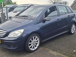 Blauw (metallic) Gebruikt 2006 Mercedes B200 MPV | € 1.499 (Goede deal)