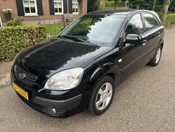 Zwart Gebruikt 2007 Kia Rio Hatchback | € 1.950 (Eerlijke prijs)