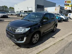 Zwart Gebruikt 2019 Suzuki Vitara Comfort SUV | € 16.850 (Eerlijke prijs)