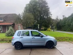 Blauw Gebruikt 2005 Mazda 2 Exclusive MPV | € 2.950 (Eerlijke prijs)