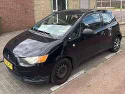 Zwart Gebruikt 2009 Mitsubishi Colt Inform Hatchback | € 900 (Goede deal)