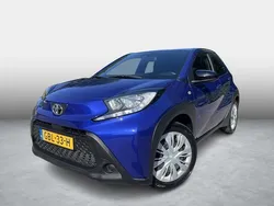 Blauw Gebruikt 2024 Toyota Aygo Play Hatchback | € 17.999 (Eerlijke prijs)